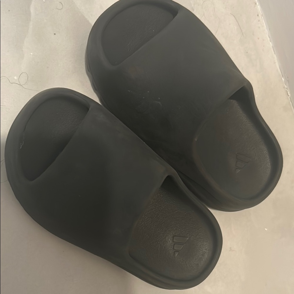 Yeezy Kids Black Slide Sandals